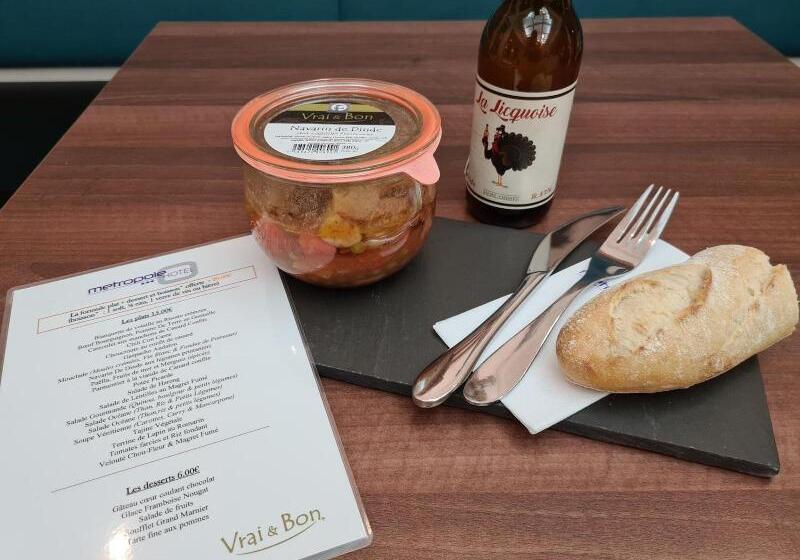 Отель Hôtel Métropole