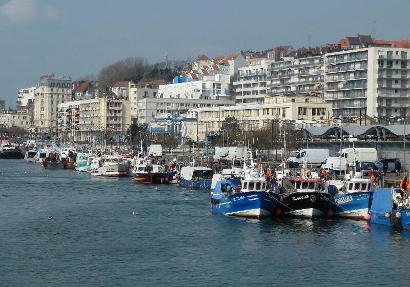 Отель Hôtel Métropole