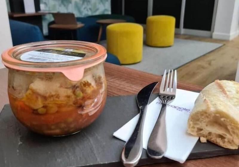 Отель Hôtel Métropole