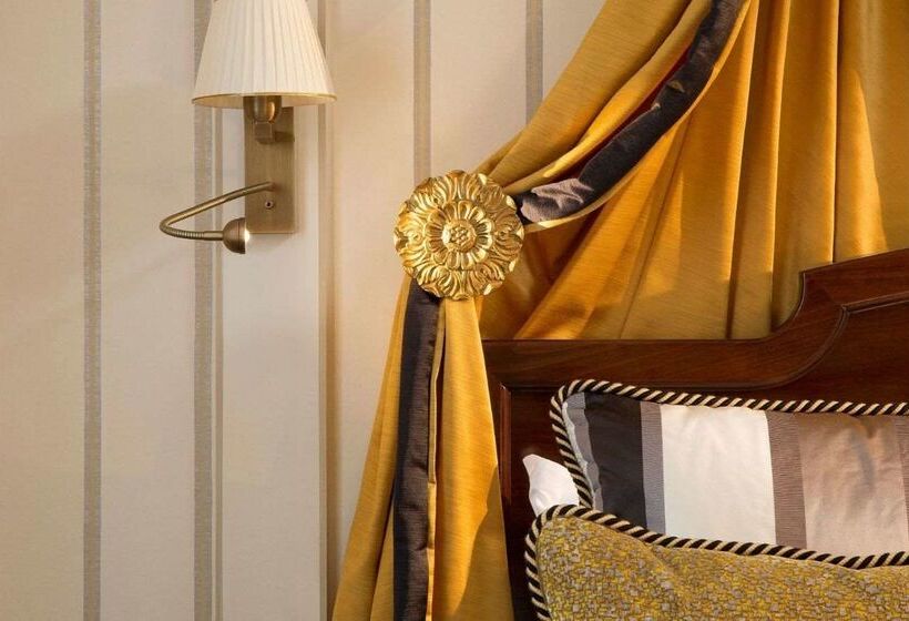 ホテル Hôtel Napoleon Paris