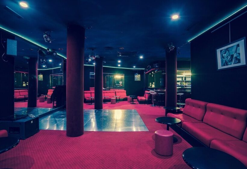 酒店 Novel Restaurant La Mamma