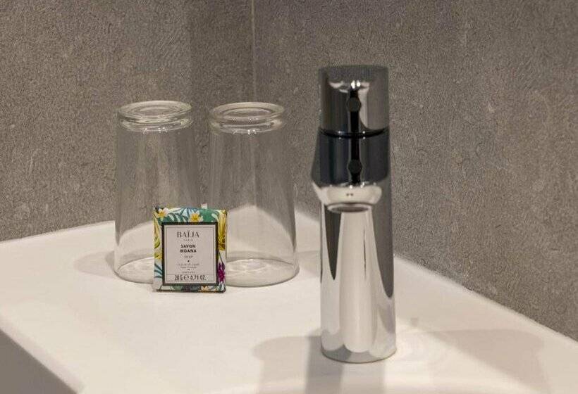 هتل Paris Louis Blanc