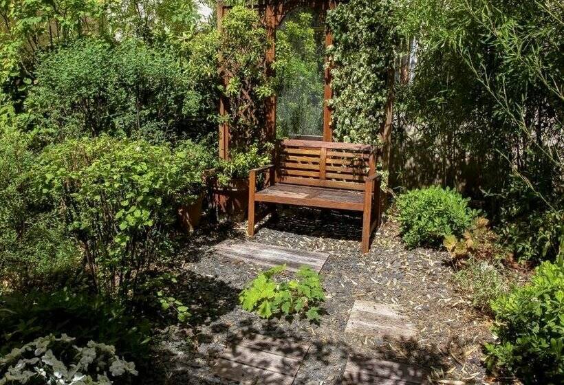 هتل Paris Louis Blanc