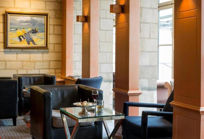 בית מלון כפרי Restaurant Le Dauphin Et Le Spa Du Prieuré