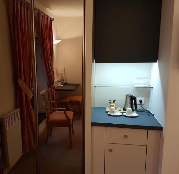 בית מלון כפרי Restaurant Le Dauphin Et Le Spa Du Prieuré