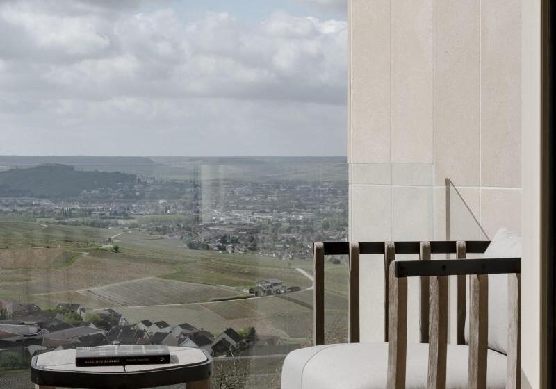 Royal Champagne Hotel & Spa