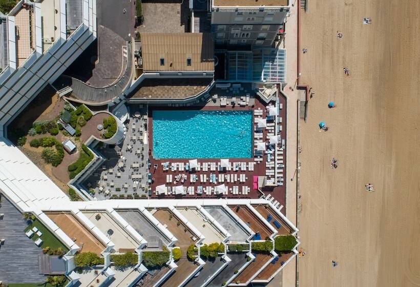 ホテル Sofitel Biarritz Le Miramar Thalassa