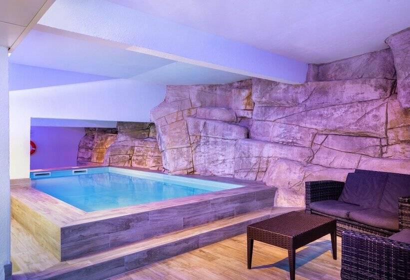 فندق Sowell Residences New Chastillon