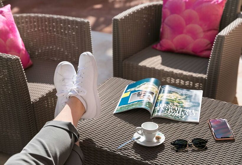 בית מלון כפרי The Originals Boutique, Hôtel Des Orangers, Cannes