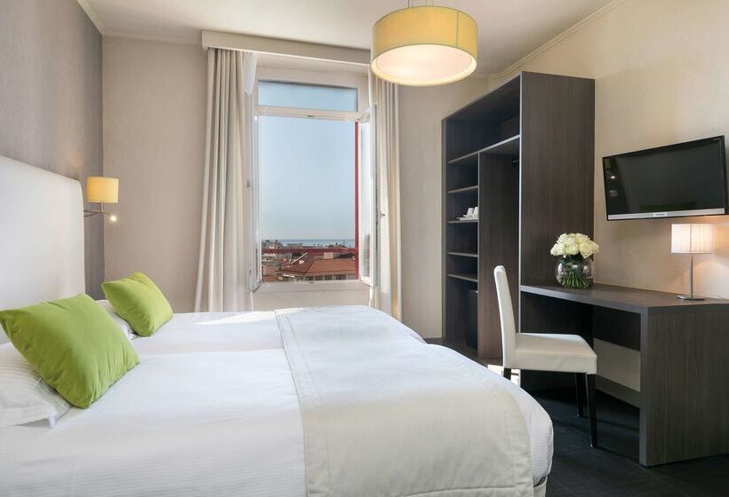 בית מלון כפרי The Originals Boutique, Hôtel Des Orangers, Cannes