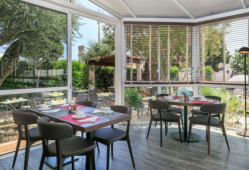 בית מלון כפרי The Originals Boutique, Hôtel Des Orangers, Cannes