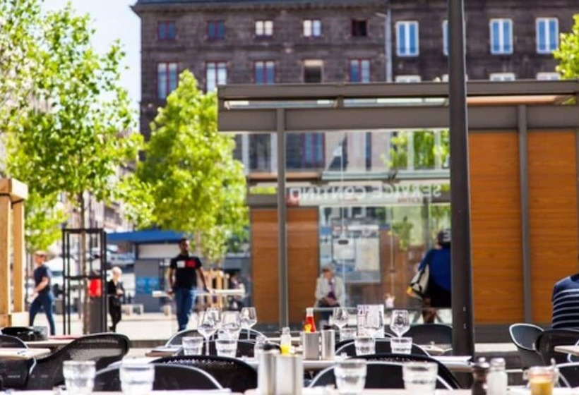 בית מלון כפרי The Originals Boutique, Hôtel Le Lion, Clermontferrand