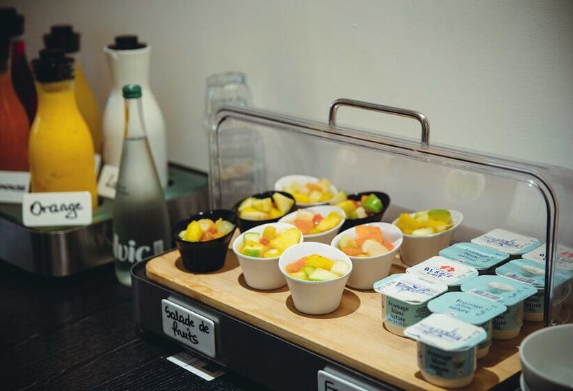 בית מלון כפרי The Originals Boutique, Hôtel Le Lion, Clermontferrand