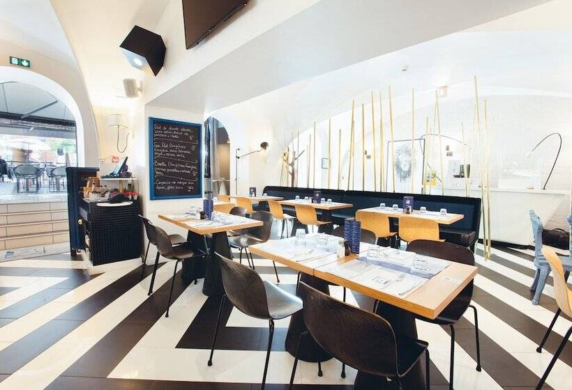 בית מלון כפרי The Originals Boutique, Hôtel Le Lion, Clermontferrand