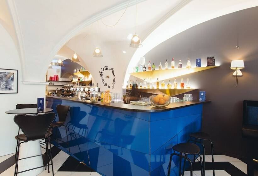 בית מלון כפרי The Originals Boutique, Hôtel Le Lion, Clermontferrand