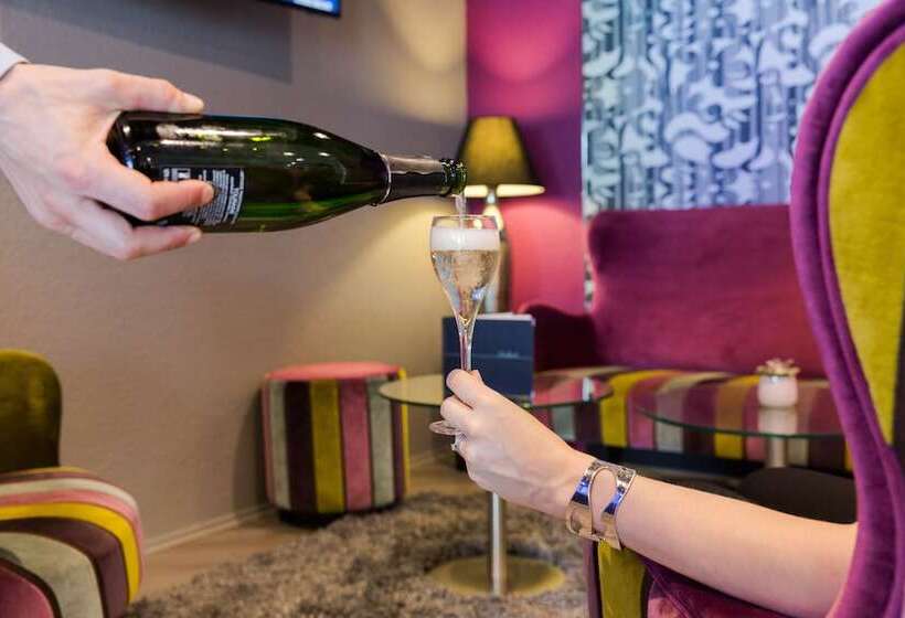 ホテル The Originals City, Au Relais Saint éloi, Tours