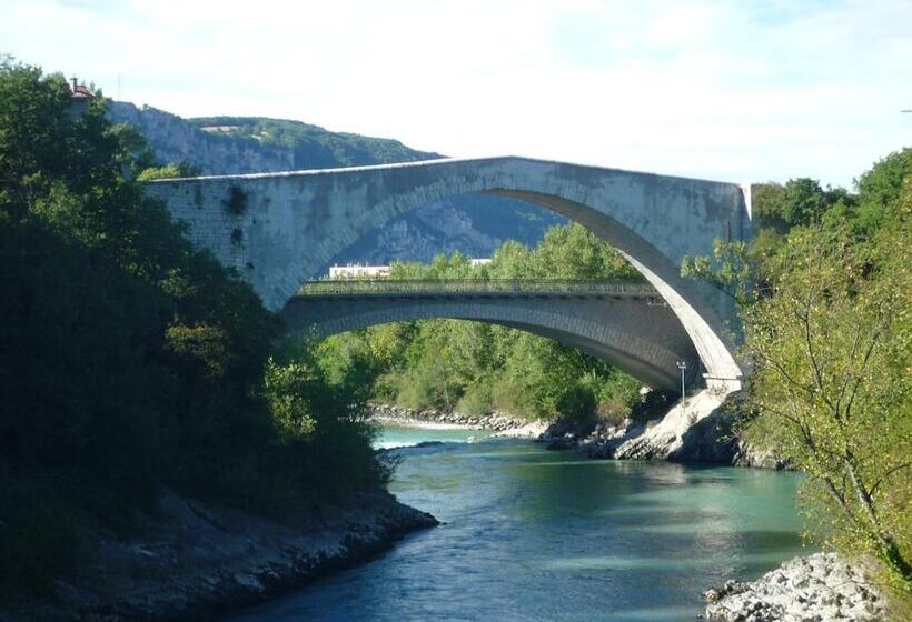 Отель The Originals City, Hôtel Villancourt, Grenoble Sud