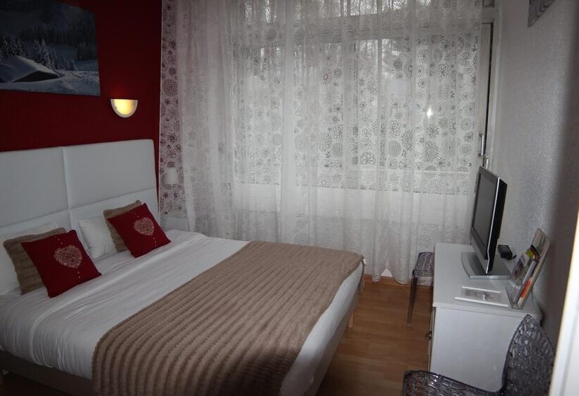 Отель The Originals City, Hôtel Villancourt, Grenoble Sud