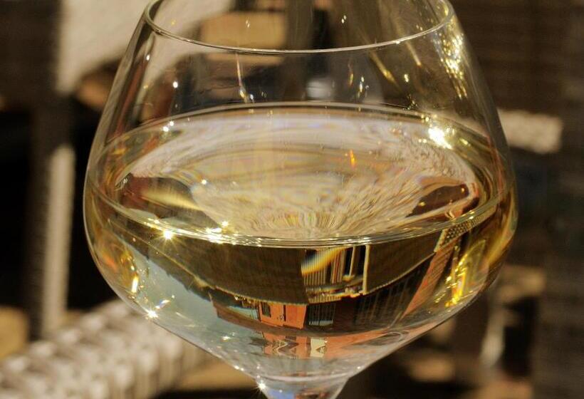 Logis Hostellerie Motel Au Bois Le Sire