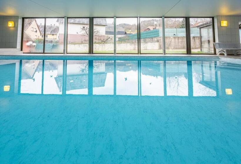 Logis Hostellerie Motel Au Bois Le Sire