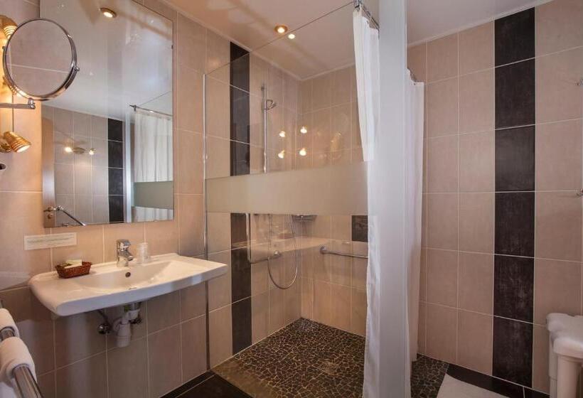 Logis Hostellerie Motel Au Bois Le Sire