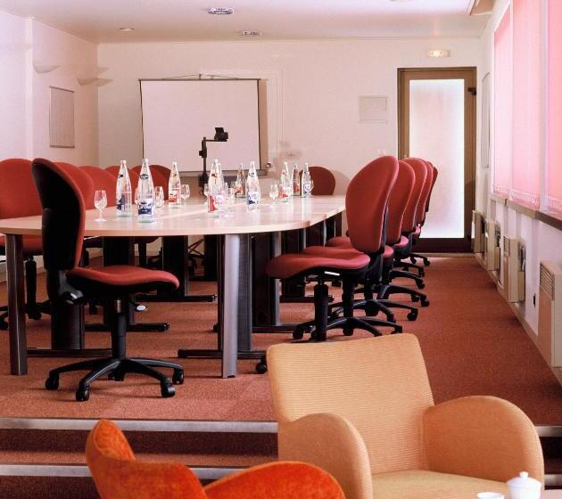 Logis Hostellerie Motel Au Bois Le Sire