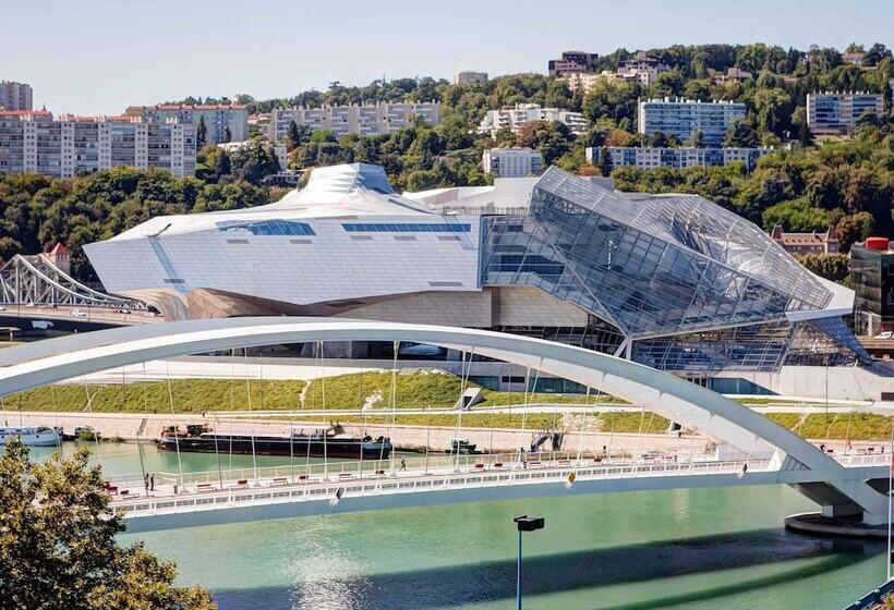 Novotel Lyon Gerland Musée des Confluences