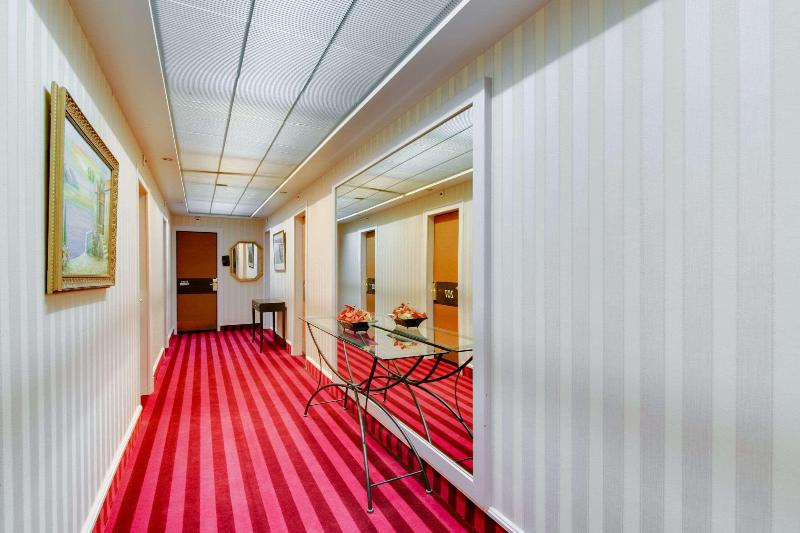 Brit Hotel Privilège Le Royal Centre Gare