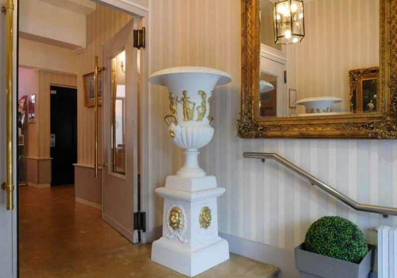 Brit Hotel Privilège Le Royal Centre Gare