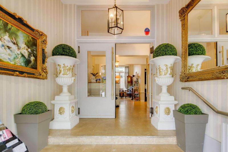 Brit Hotel Privilège Le Royal Centre Gare