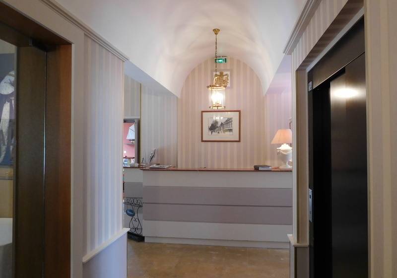 Brit Hotel Privilège Le Royal Centre Gare