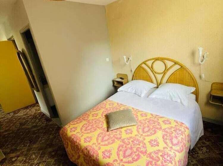 בית מלון כפרי A La Porte Saint Jean