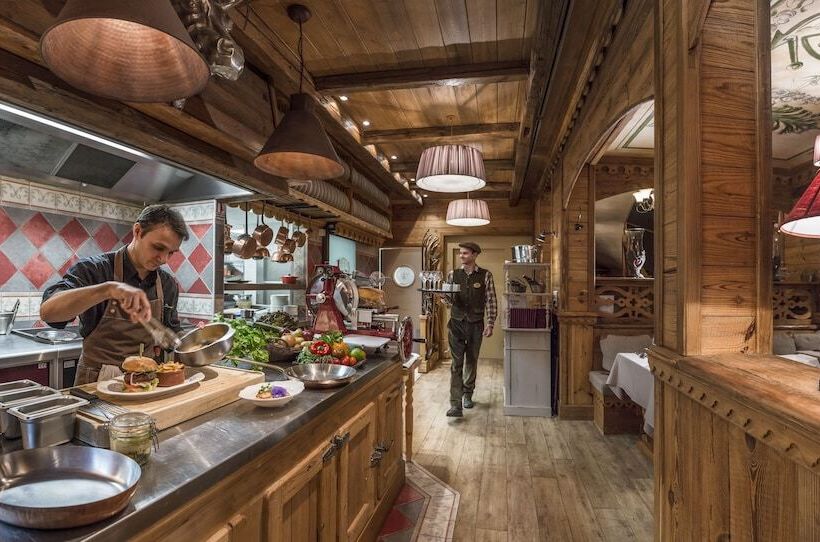 ホテル Alpen Ruitor