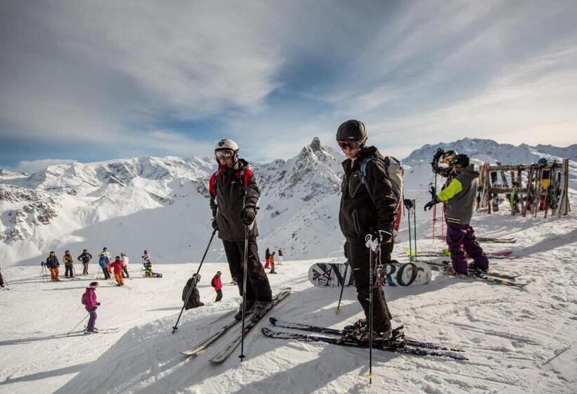 ホテル Alpen Ruitor