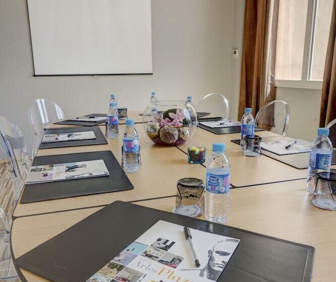 فندق Arles Plaza