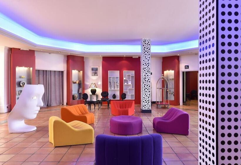 فندق Arles Plaza