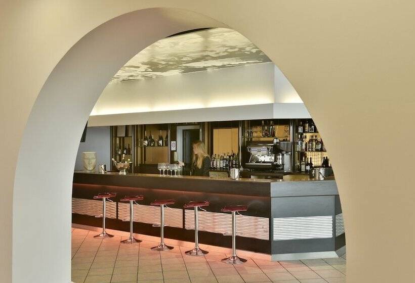 فندق Arles Plaza