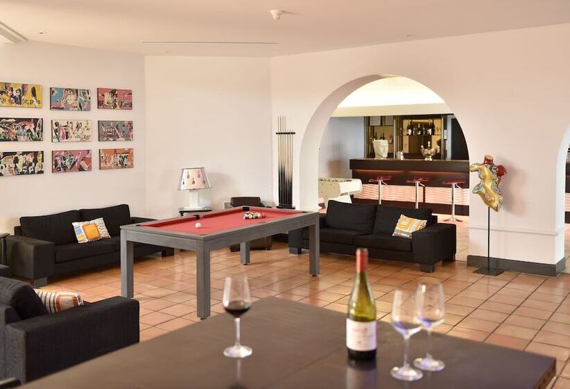 فندق Arles Plaza