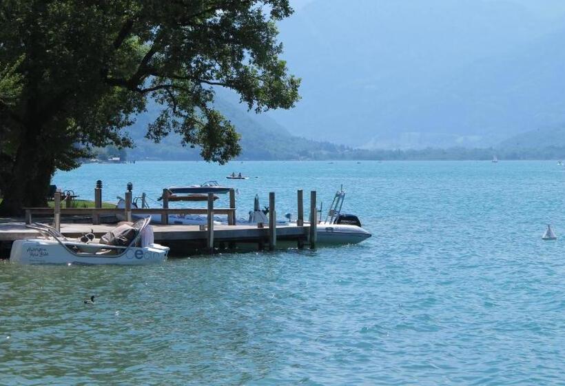 בית מלון כפרי Auberge Du Pere Bise  Jean Sulpice