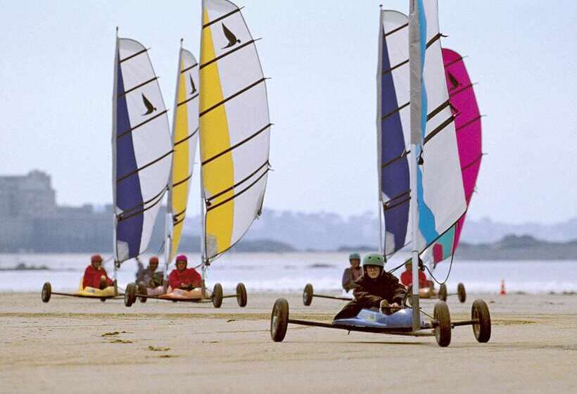 בית מלון כפרי Hôtel Barrière Le Grand Hôtel Dinard