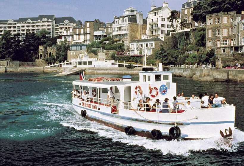 בית מלון כפרי Hôtel Barrière Le Grand Hôtel Dinard