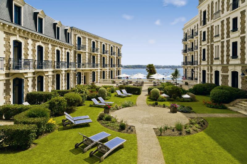 בית מלון כפרי Hôtel Barrière Le Grand Hôtel Dinard
