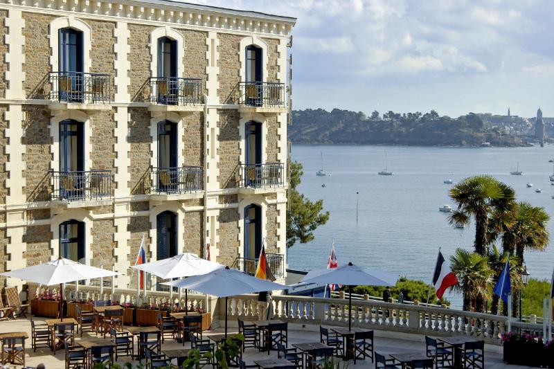 בית מלון כפרי Hôtel Barrière Le Grand Hôtel Dinard