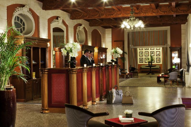 בית מלון כפרי Hôtel Barrière Le Grand Hôtel Dinard