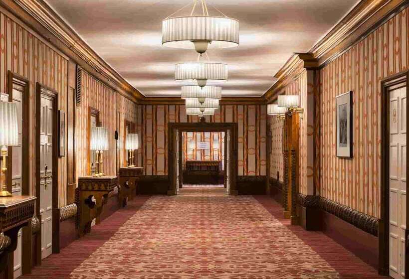 ホテル Barriere Le Normandy