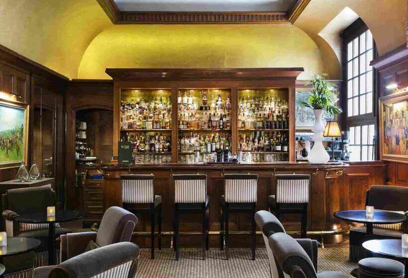 ホテル Barriere Le Normandy