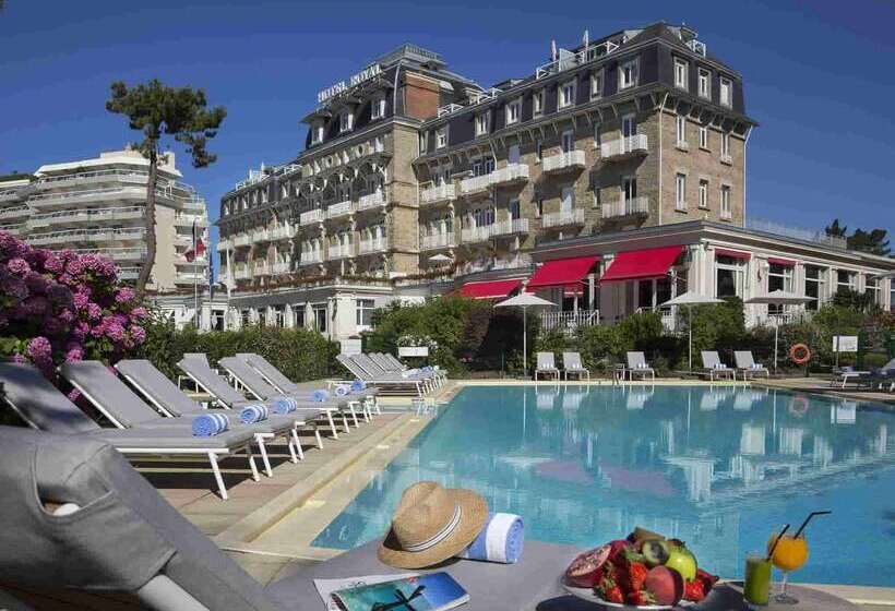 בית מלון כפרי Barriere Le Royal La Baule