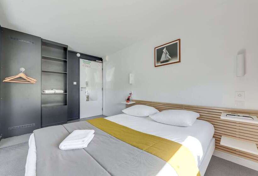 Brit Hotel Lyon Eurexpo