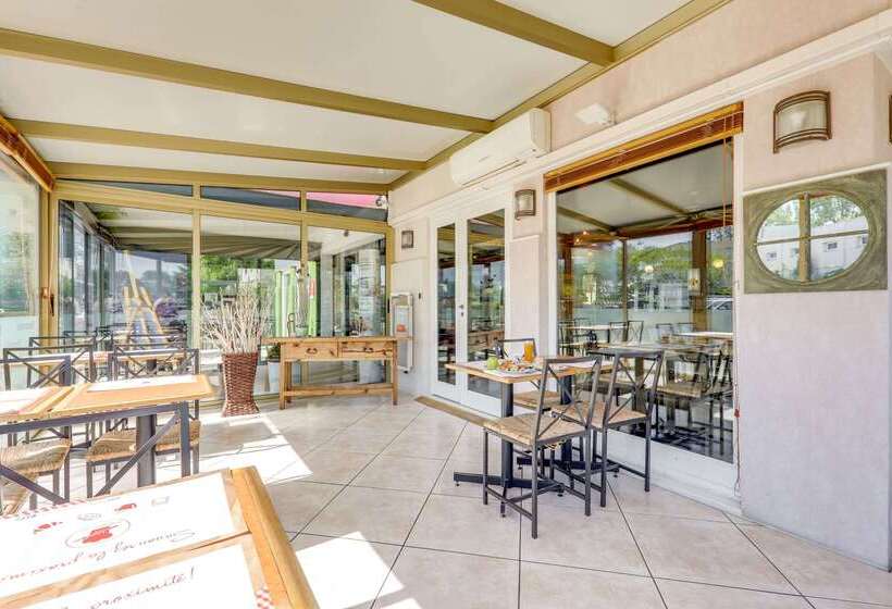 Brit Hotel Lyon Eurexpo