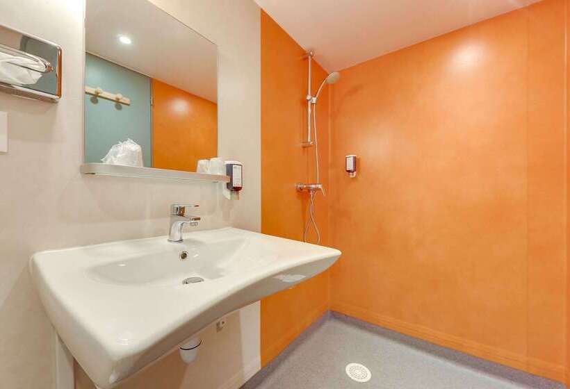 Brit Hotel Lyon Eurexpo